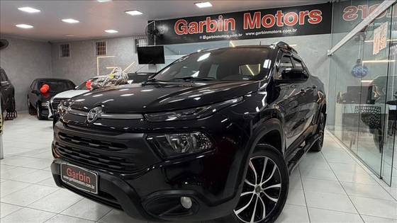 FIAT TORO 2.0 16V TURBO DIESEL ULTRA 4WD AT9 FIAT TORO 2.0 16V TURBO DIESEL ULTRA 4WD AT9